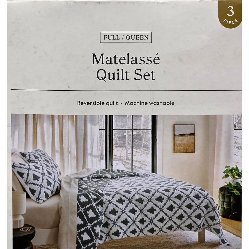 Threshold Matelasse Quilt Set Full Queen 3pc Pine ChristmasTree  Reversible